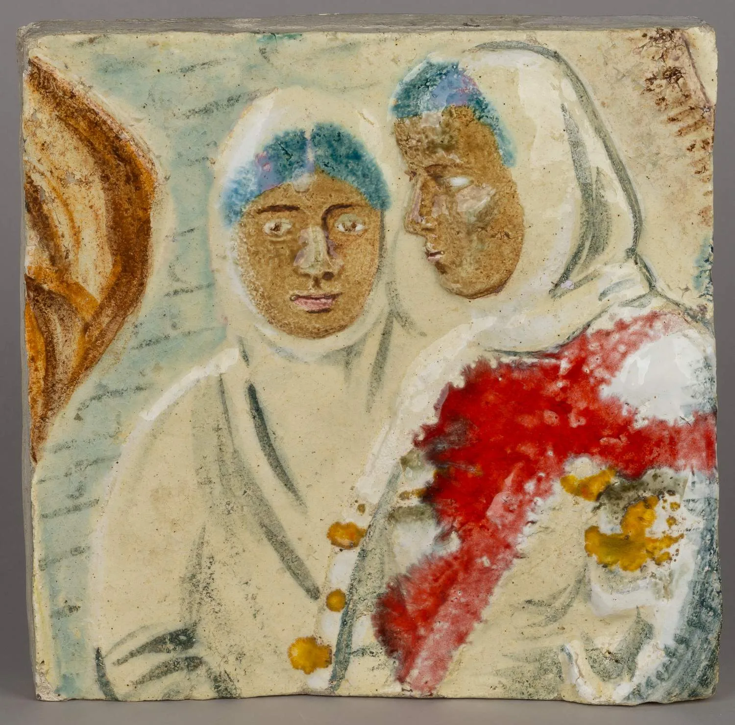 (Конаково. Авторская работа.) Панно «Женщины Дагестана». СССР, Конаковский фаянсовый завод, скульптор Малышева О.В., 1970-е годы.