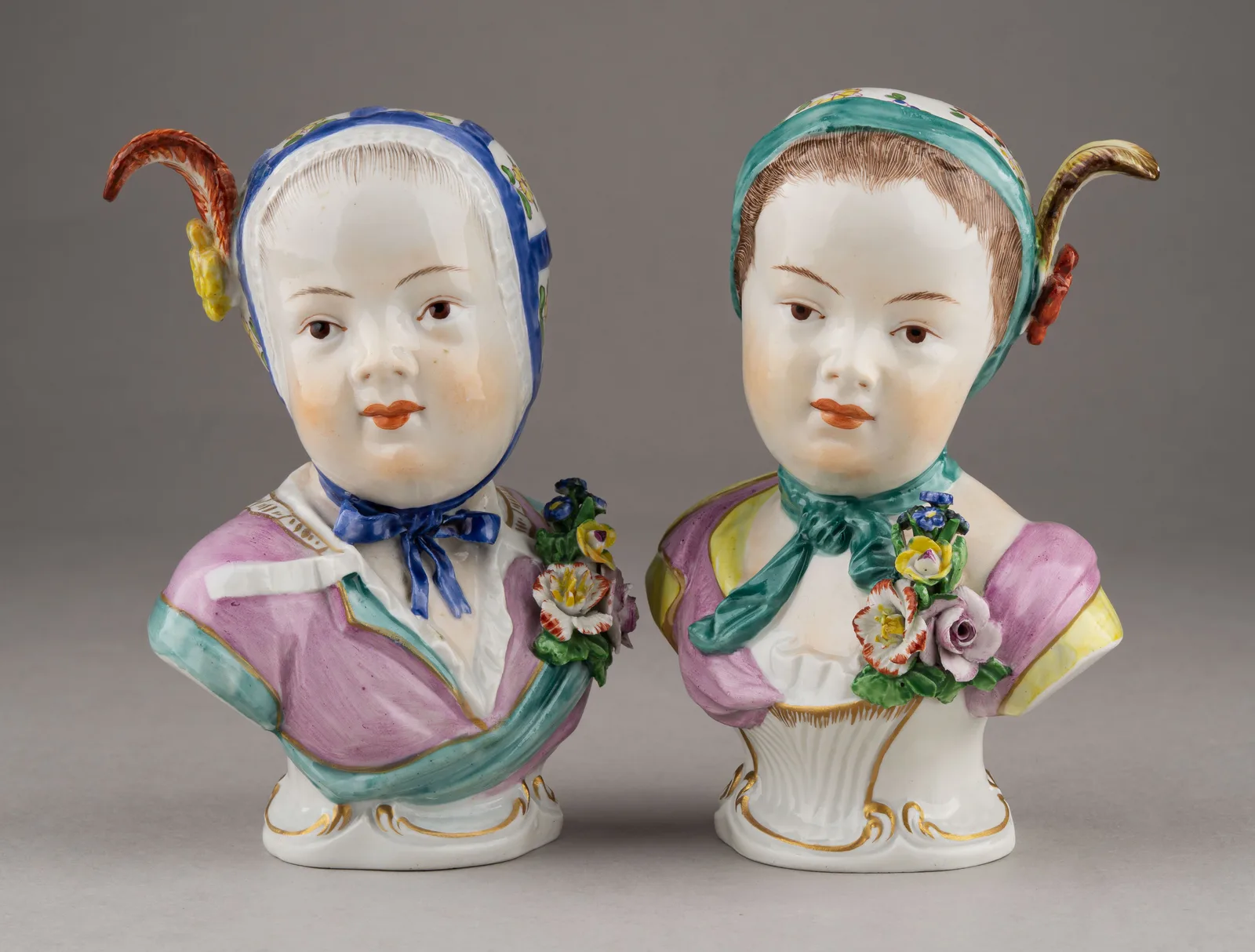(Старая Вена) Бюсты мальчика и девочки. Австрия, Royal Vienna, по модели И.И. Кендлера (1760-е), 1820-1827 годы.