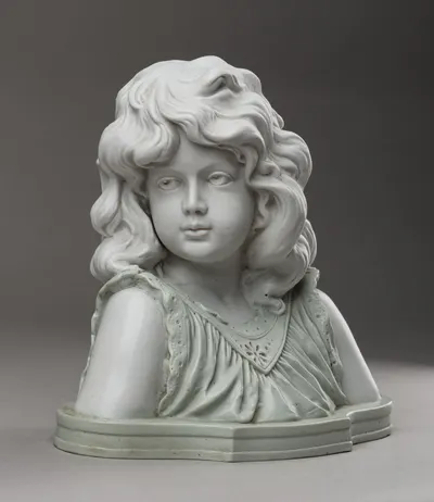 (Кузнецов) Бюст "Девочка". Россия, заводы М.С. Кузнецова, 1900-е годы.