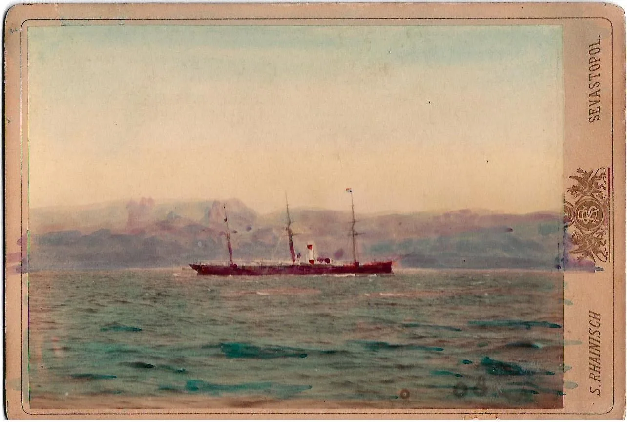 Райниш С.И. Кабинетная фотография «У берегов Крыма». 1890-е годы.