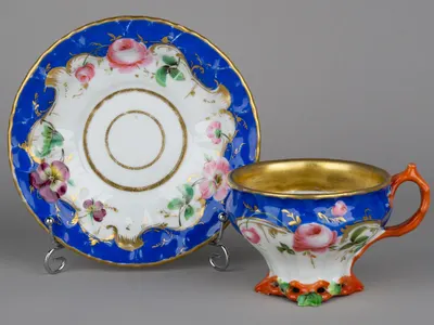 (Завод Корниловых) Чайная пара из Кораллового сервиза. Россия, Санкт-Петербург, завод братьев Корниловых, 1861-1884-е гг.