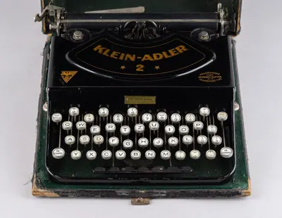 Машинка печатная портативная «Klein-Adler 2», Германия, 1930-е годы.