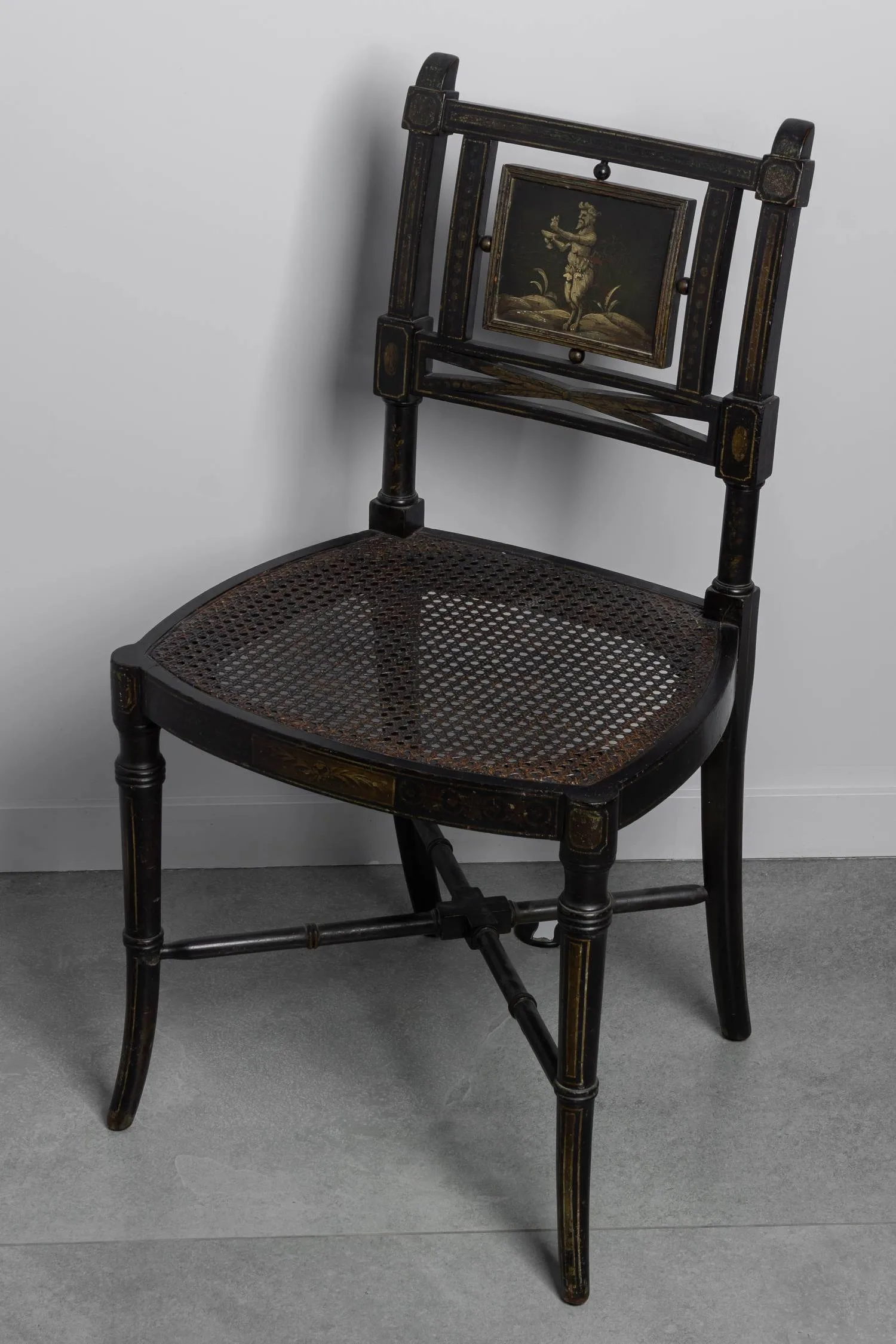 Стул с изображением сатира. США, компания W. & J. Sloane, мастерская The Company of Master Craftsmen, 1920-1930 годы.