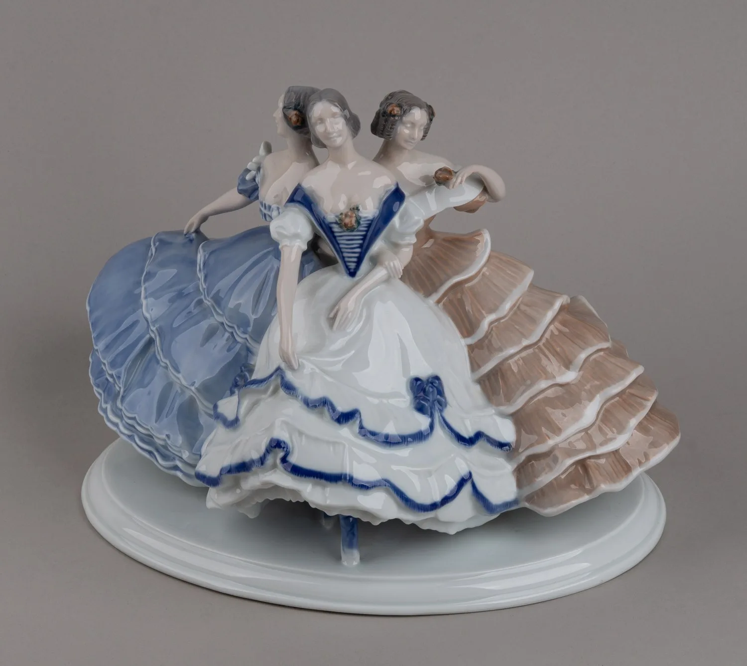 Скульптура «Три танцовщицы». Германия, Rosenthal, скульптор C.Volkhardt, 1920-е годы.