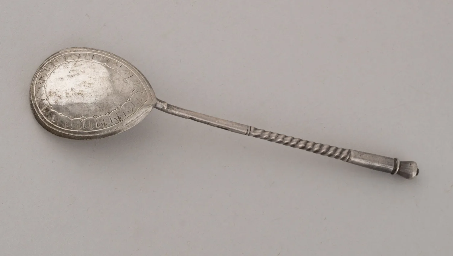 Ложка с руническим узором. Россия, Москва. 1894.