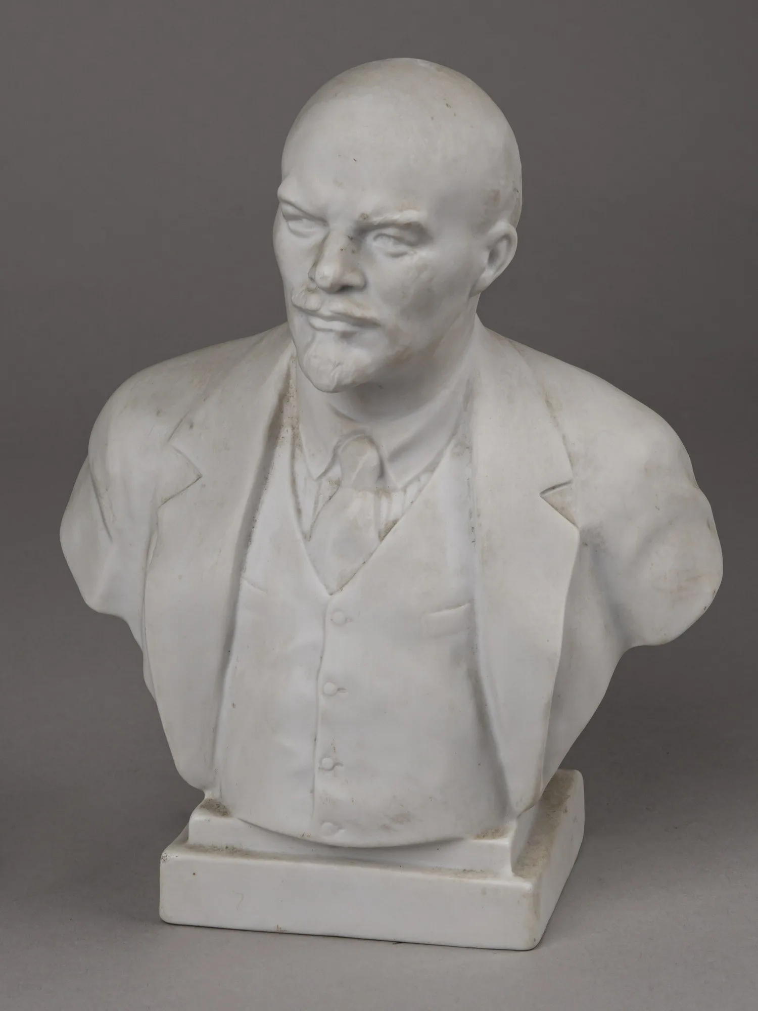 Бюст «В.И. Ленин». СССР, Ленинрадский фарфоровый завод, 1960-е годы.