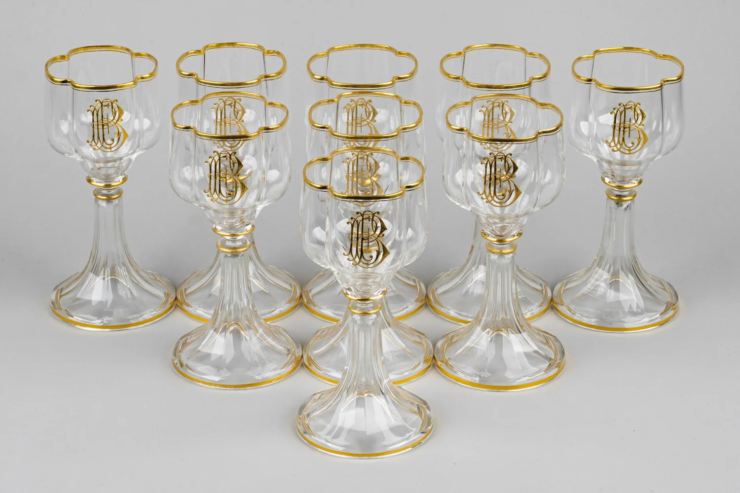 Девять бокалов-ремеров с вензелями. Франция, фирма Baccarat, конец XIX века.
