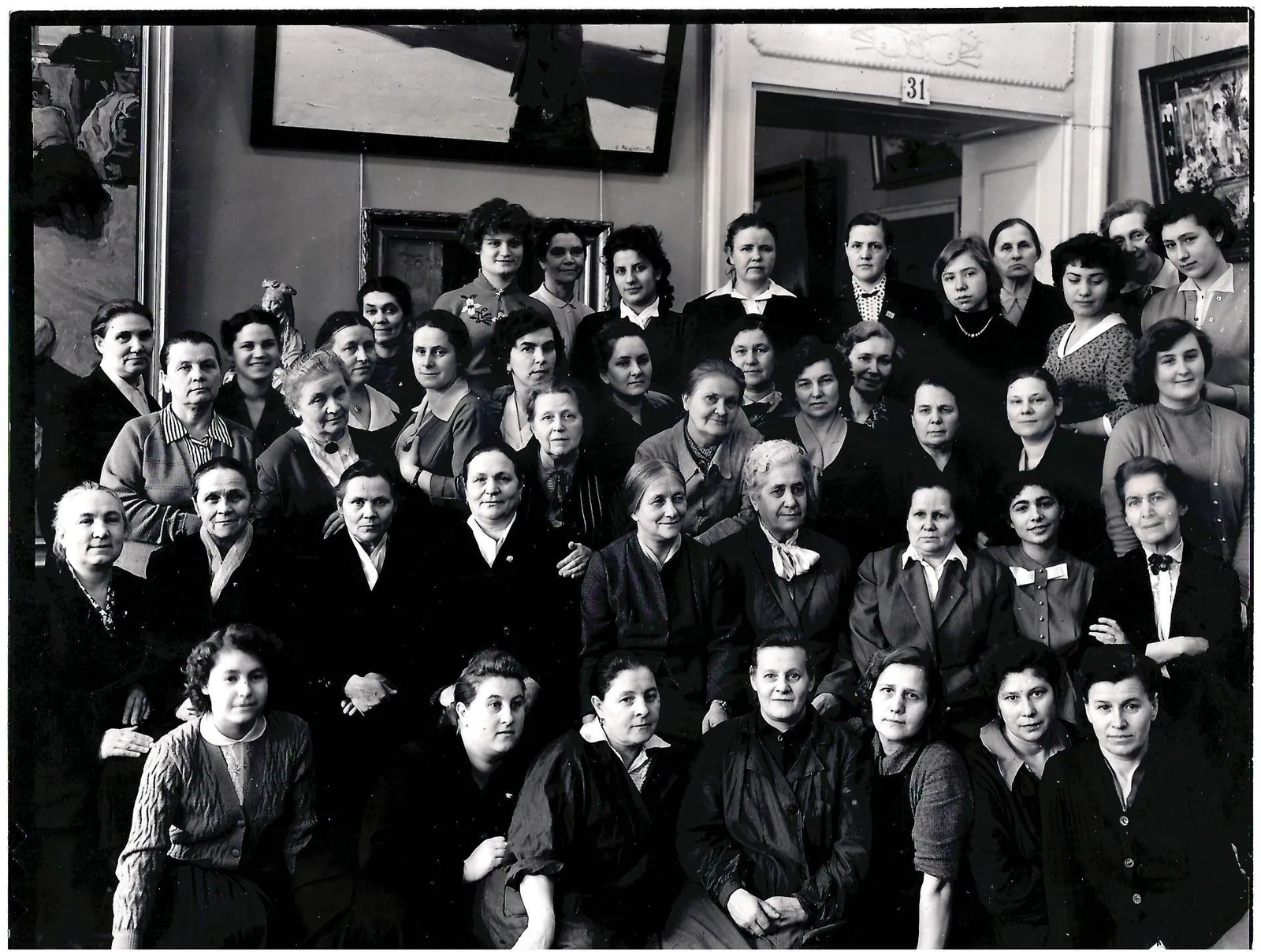 4 фотографии сотрудниц Третьяковской галереи. 1940-е - 1950-е годы.