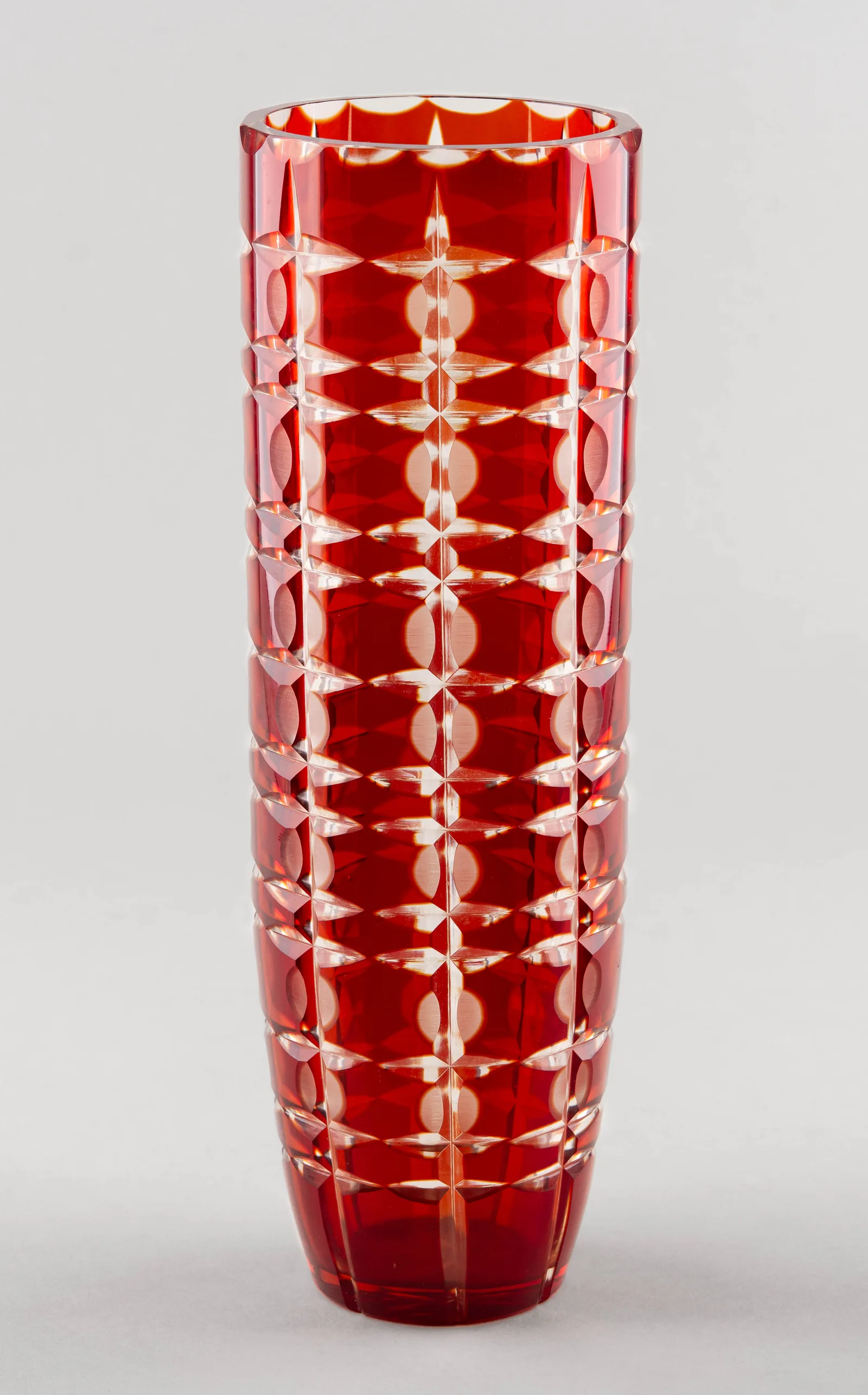 Ваза «Подарочная». СССР, завод «Красный май», автор А.И. Новиков, 1970-е годы.