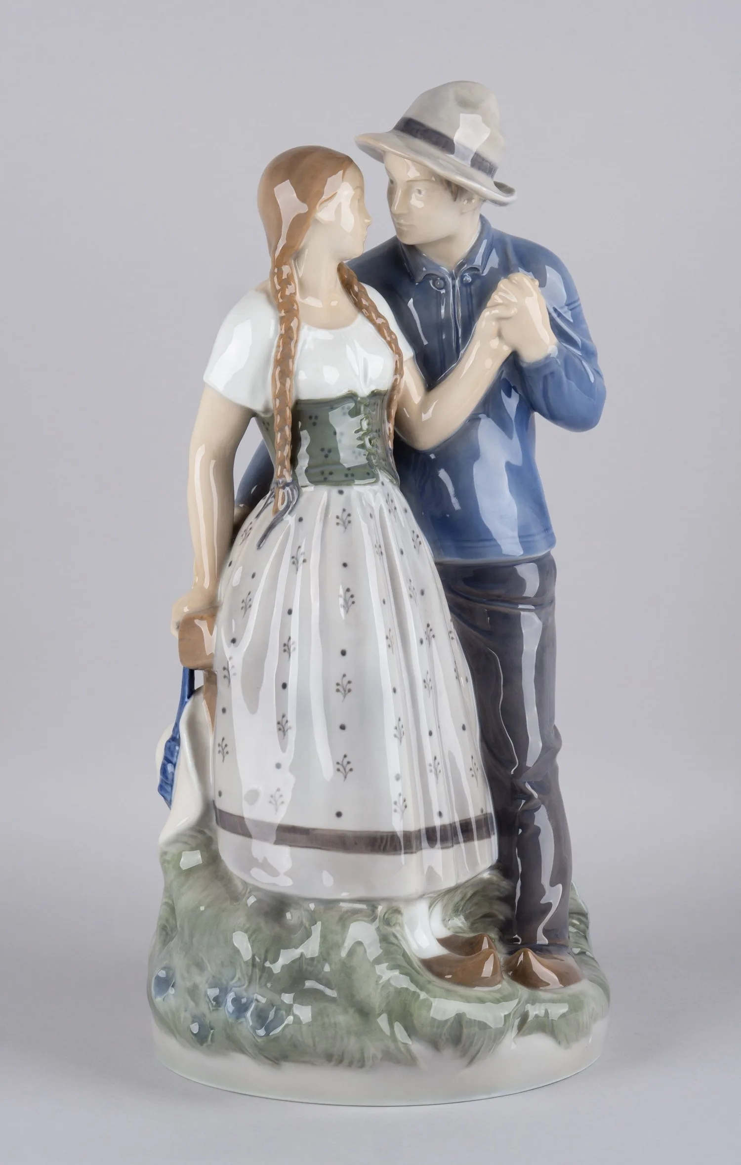 Статуэтка «Влюбленные Хенрик и Эльза». Дания, Royal Copenhagen, скульптор Holger Christensen, 1965 г.