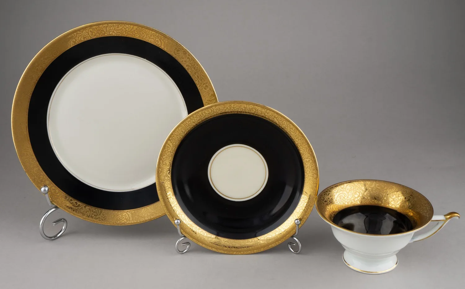 Чайное трио с золотым бордюром. Германия, Бавария, AL-KA Kunst Alboth Kaiser, 1948–1959 годы.