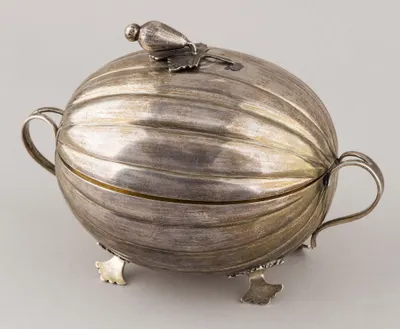 Сосуд для этрога. Россия, Москва, мастер – И.Ф. Щетинин, 1899–1900 годы.