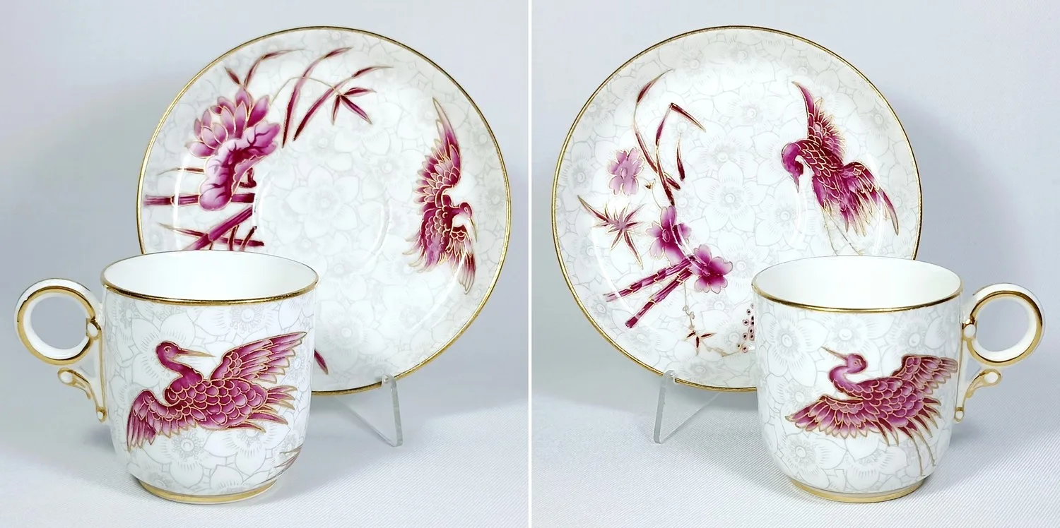 (Royal Worcester) Две кофейные пары в стиле шинуазри с изображением райских птиц. Англия, Royal Worcester, 1882.