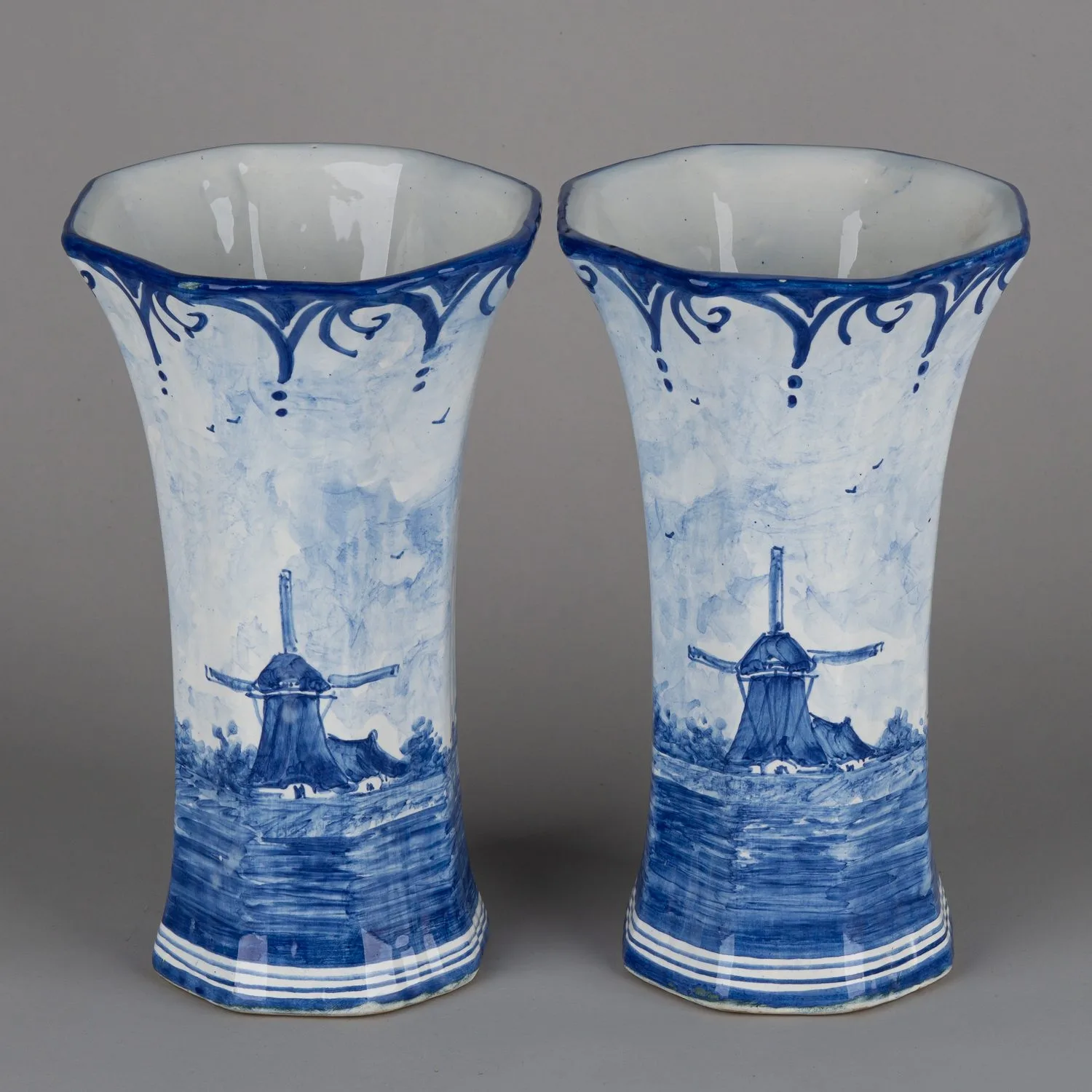 Парные вазы «Голландские мельницы». Голландия, фабрика Delft Blue Holland, 1960-70-е годы.