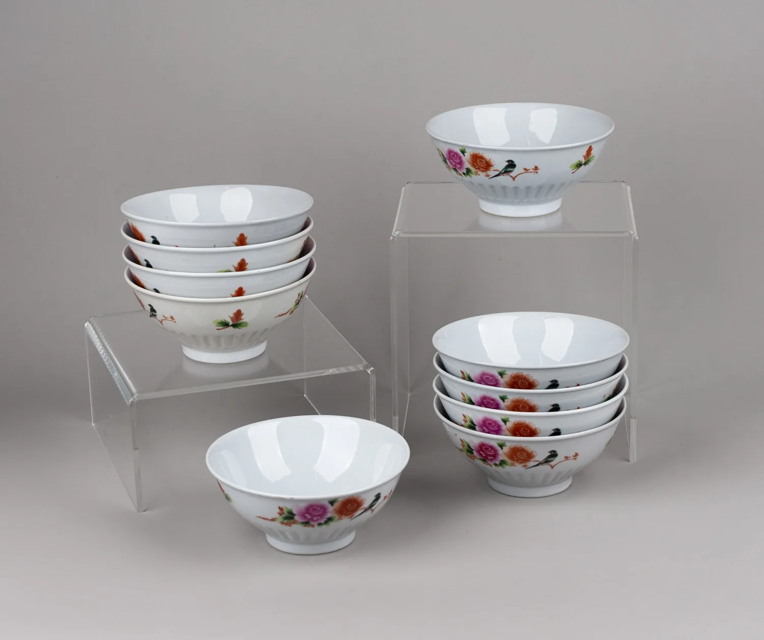 Сет из десяти пиал с цветочным узором. Китай, мануфактура Jiangxi Jingdezhen Min Ci 3 Hao Cai, 1950-1960-е годы.