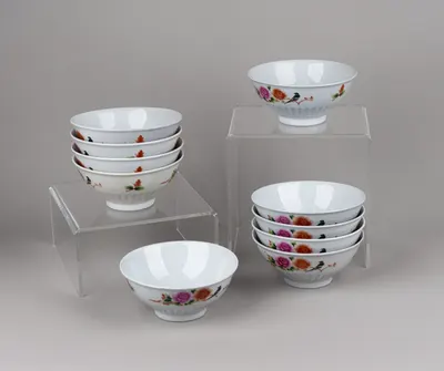 Сет из десяти пиал с цветочным узором. Китай, мануфактура Jiangxi Jingdezhen Min Ci 3 Hao Cai, 1950-1960-е годы.