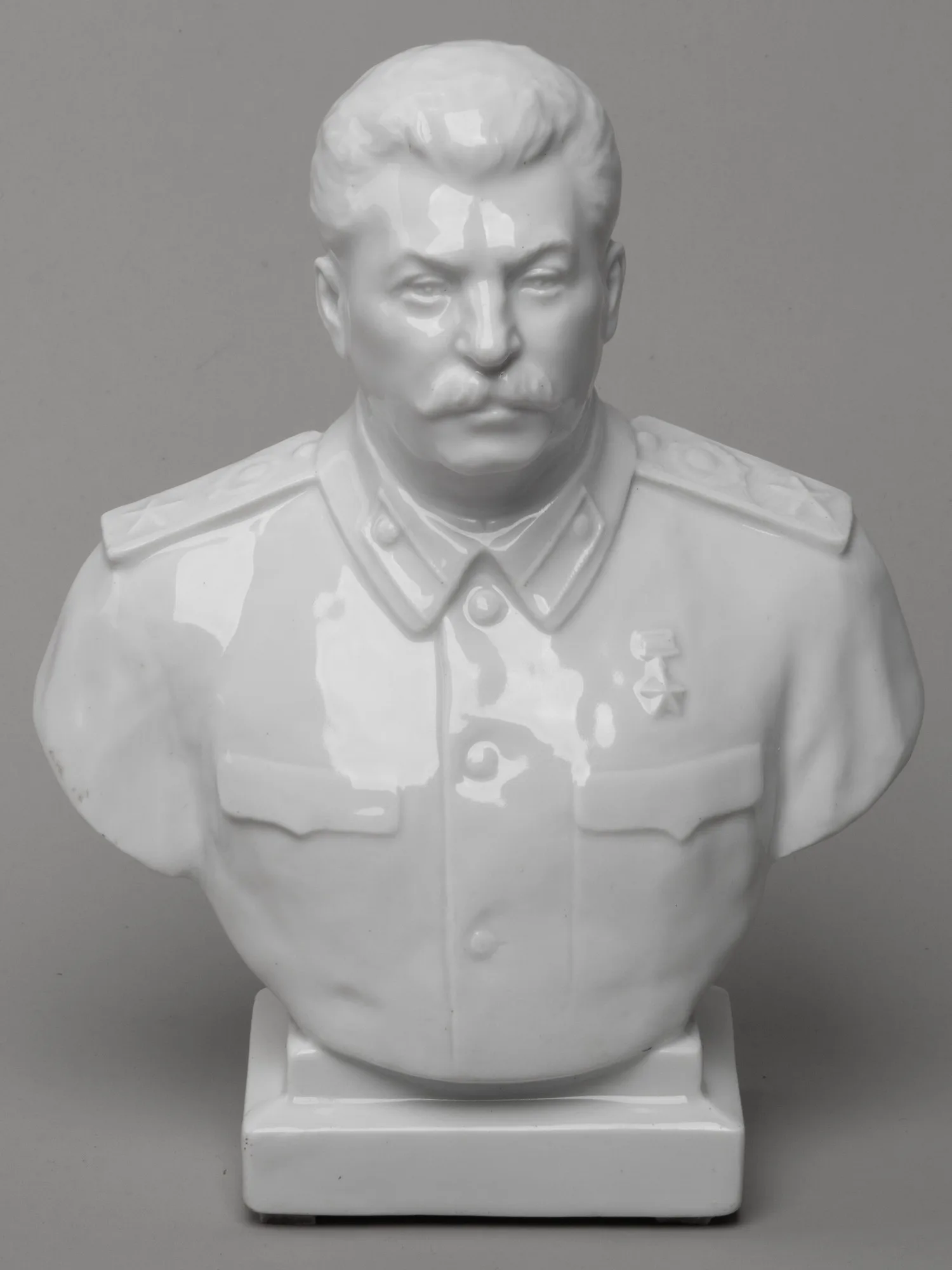 Бюст Сталина. СССР, Ленинградский фарфоровый завод, 1950-е годы.