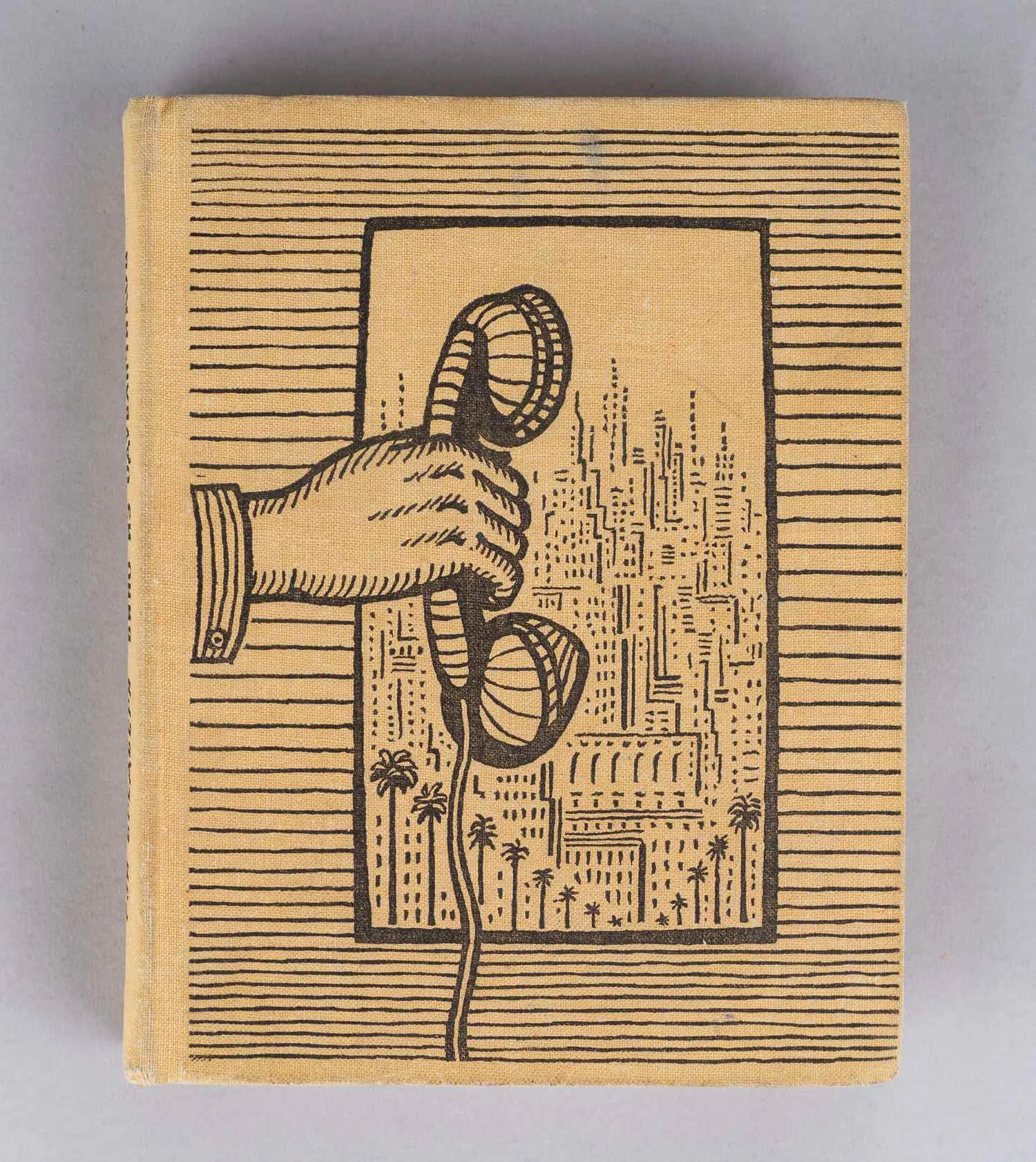 Брэдбери Р. Вино из одуванчиков (М., 1967). Первое издание на русском языке.