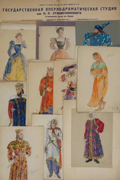 Левашова Алла Александровна. Эскиз костюмов к спектаклю «Фархад и Ширин» Ю.Н. Мальковского. 1946. 32 листа.