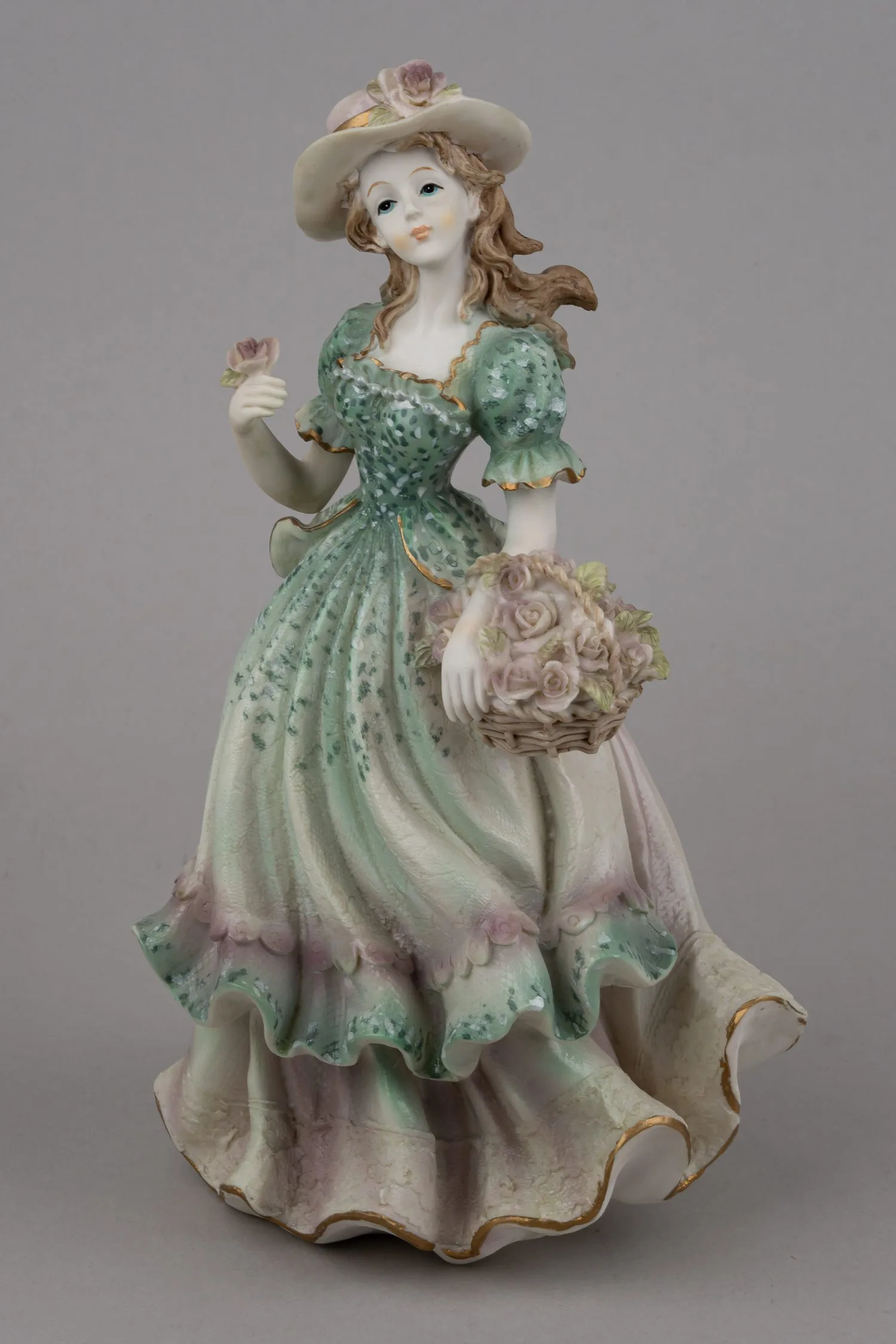 Кукла «Дама с розами, аллегория Весны». Великобритания, фирма Enesco, серия «New Wish Collection», 2006 г.