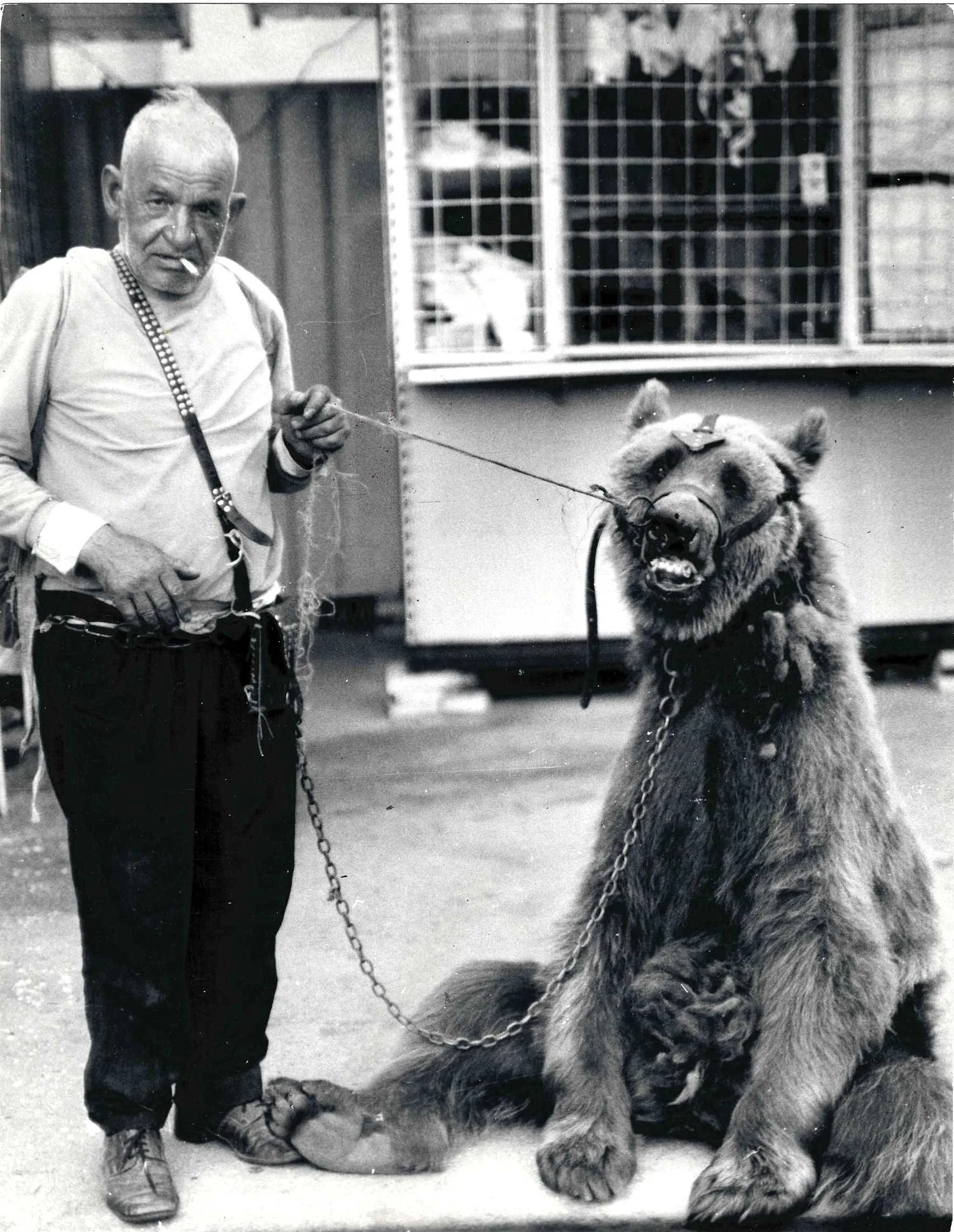 Бурбовский О.А. Фотография «Иждивенец». 1980-е годы.