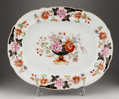 (А.Попов) Большое овальное блюдо из сервиза в стиле шинуазри. Россия, Завод А.Г. Попова, 1830-1840-е годы.