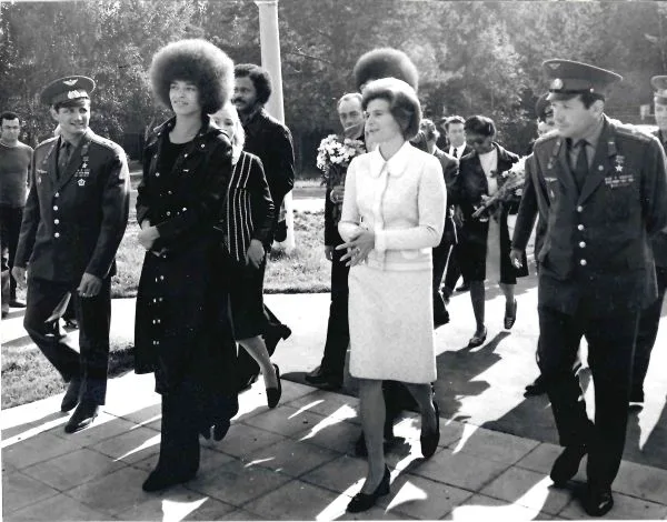 Фотография «Визит Анджелы Дэвис в Звёздный городок». 1972.